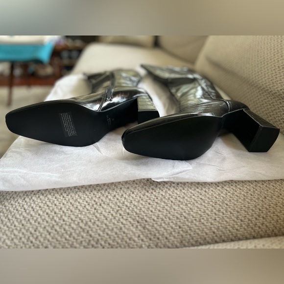 Size 9 Black 3in Heel Faux Croc Print Boot - Picture 7 of 8